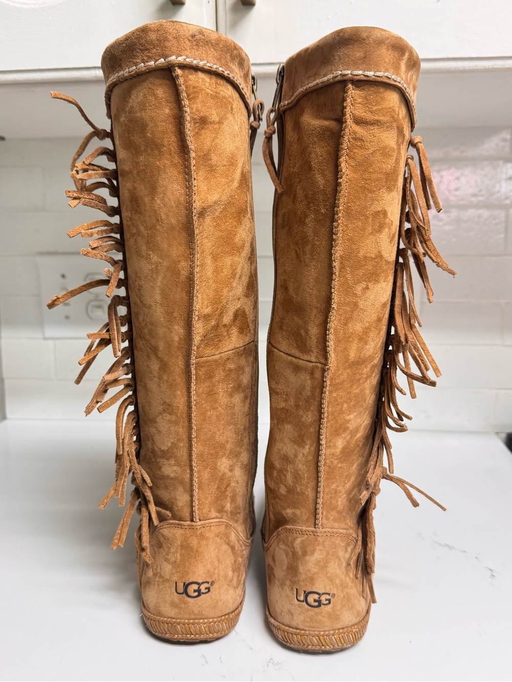 UGG Boots Womens Fringe Mammoth Moccasin Tan Suede Boots - Size 9.5 - Picture 4 of 16